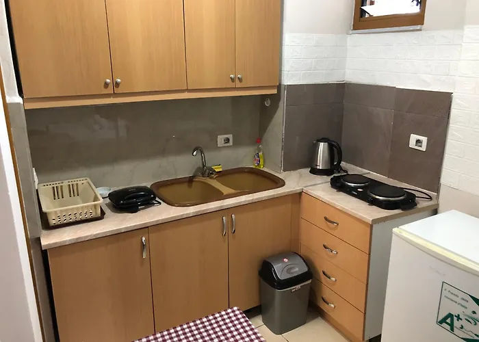 Elisabeta * Sarandë